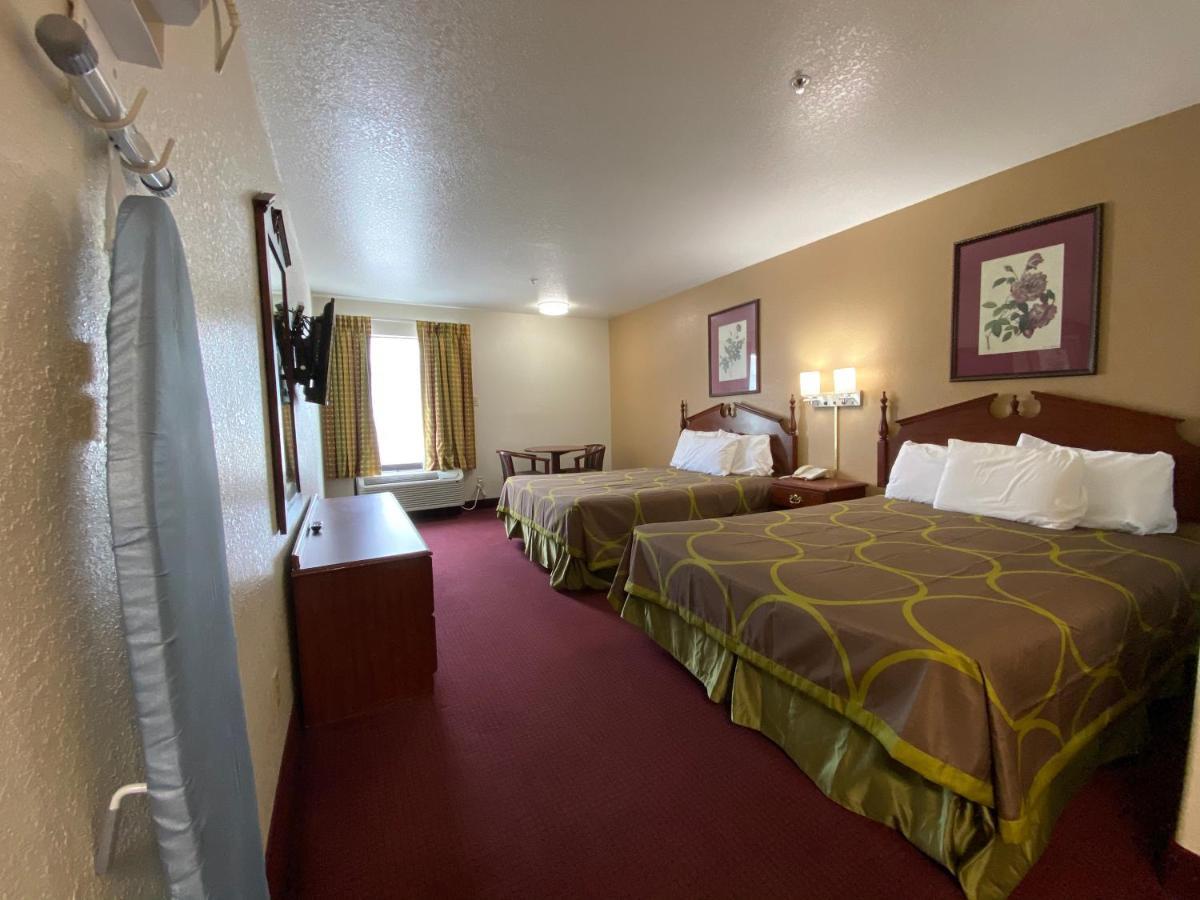 Super 8 By Wyndham Kinder/Coushatta Near Casino Dış mekan fotoğraf